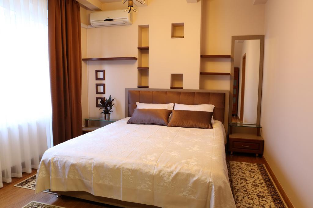 Hotel Bachus Chisinau Room photo