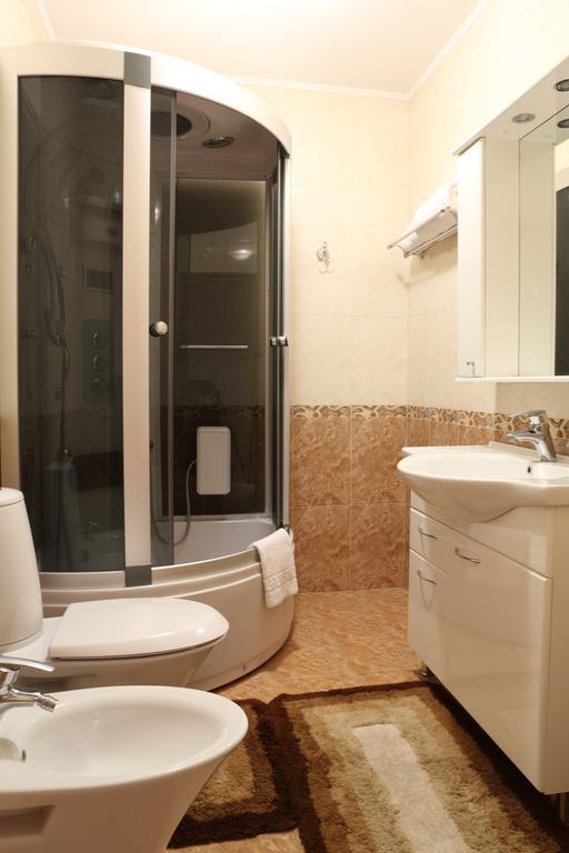 Hotel Bachus Chisinau Room photo