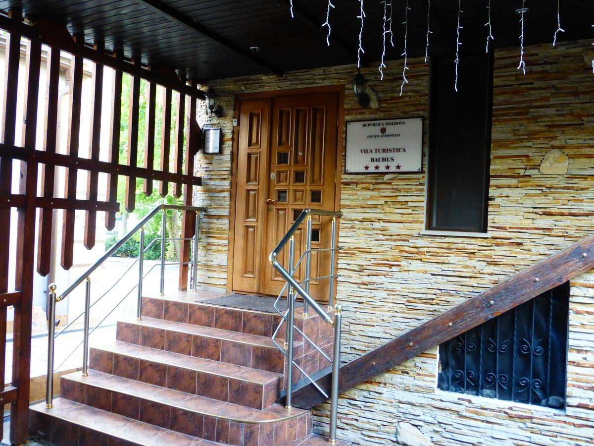 Hotel Bachus Chisinau Exterior photo